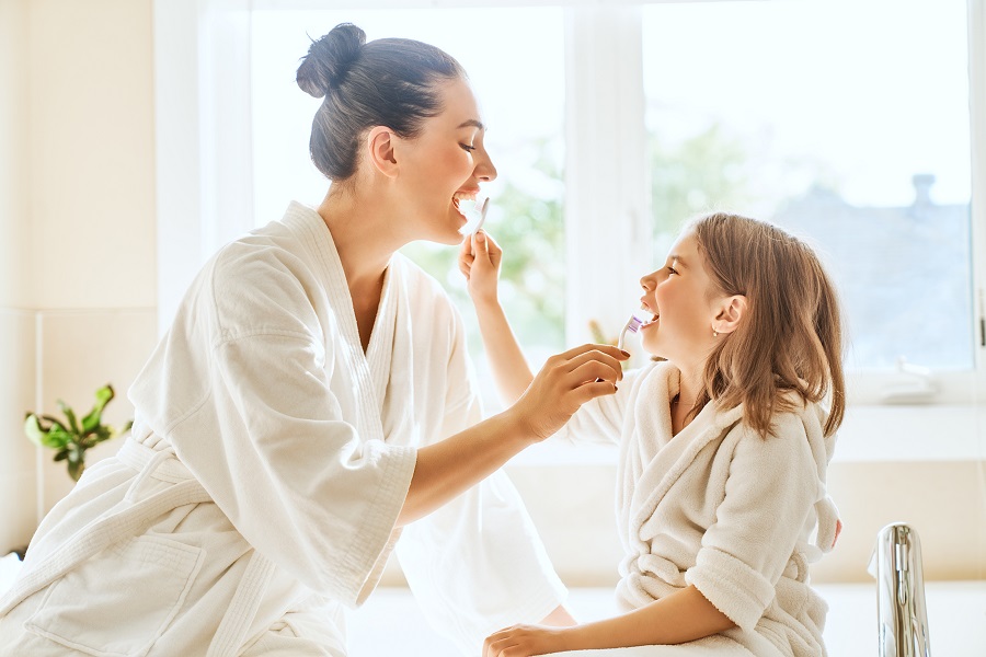 GERMS LIVING ON MY TOOTHBRUSH? SAY IT AIN’T SO!